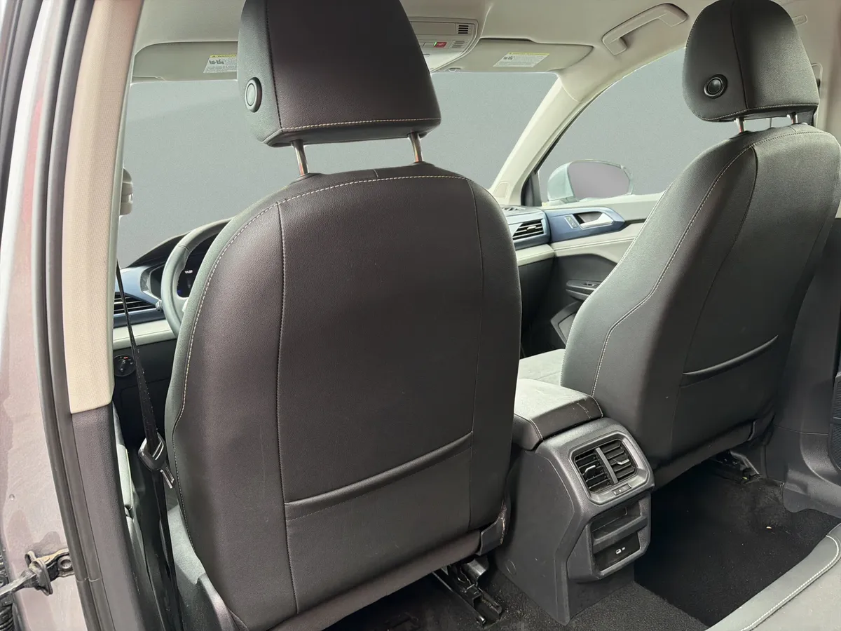 2024 Volkswagen Taos 1.5T SE thumbnail 26