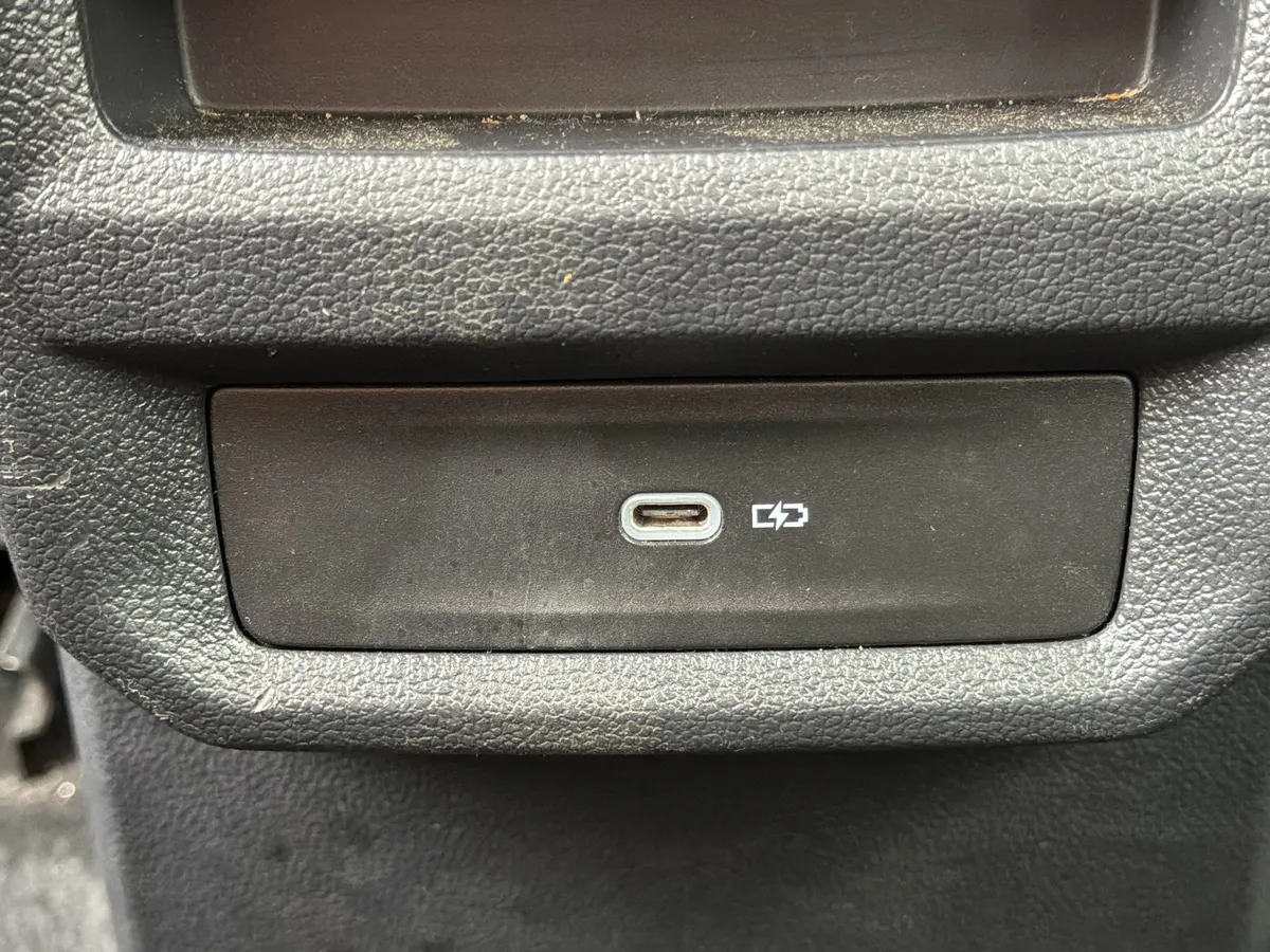 2024 Volkswagen Taos 1.5T SE thumbnail 27