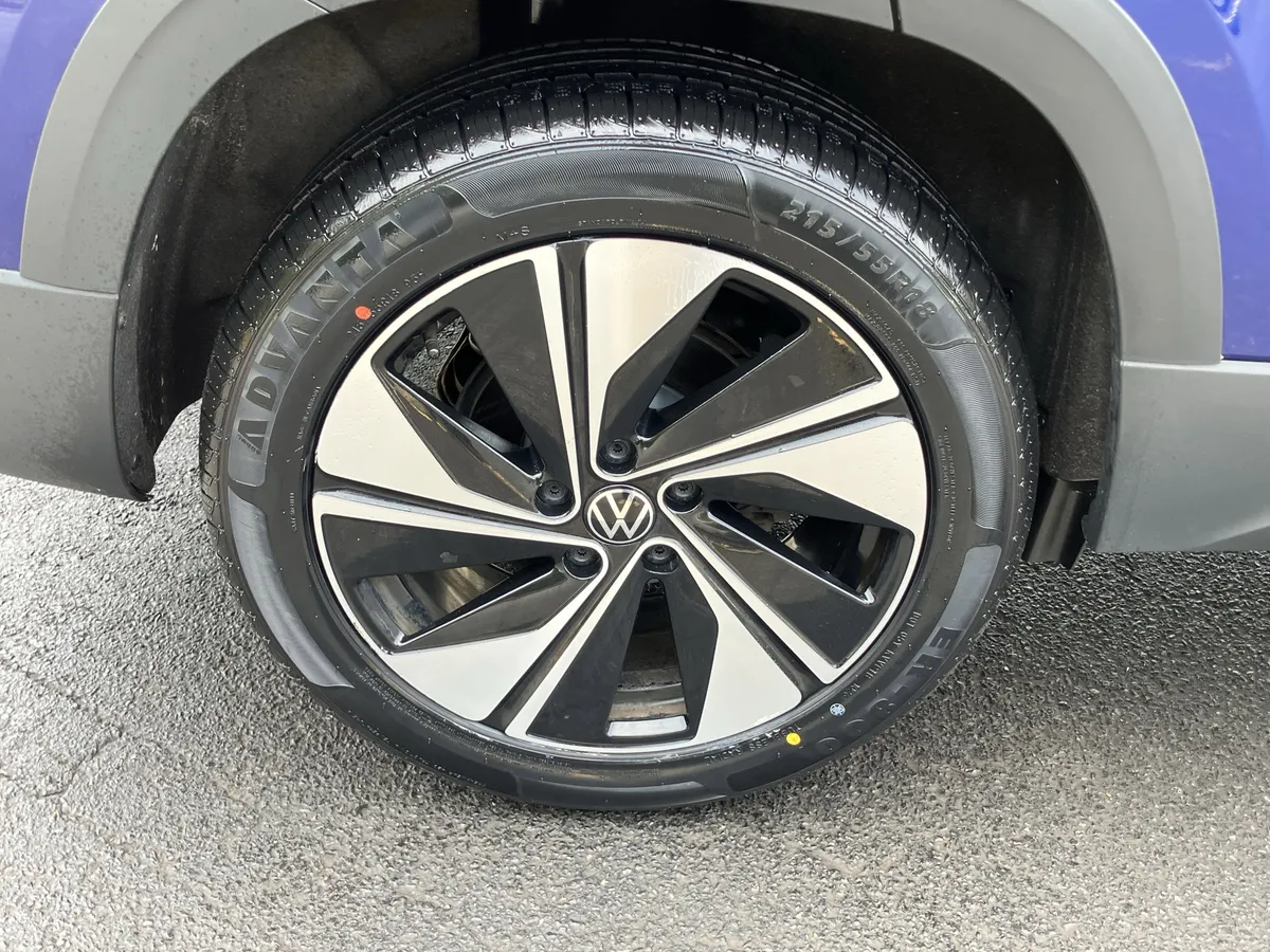2024 Volkswagen Taos SE 4MOTION thumbnail 13