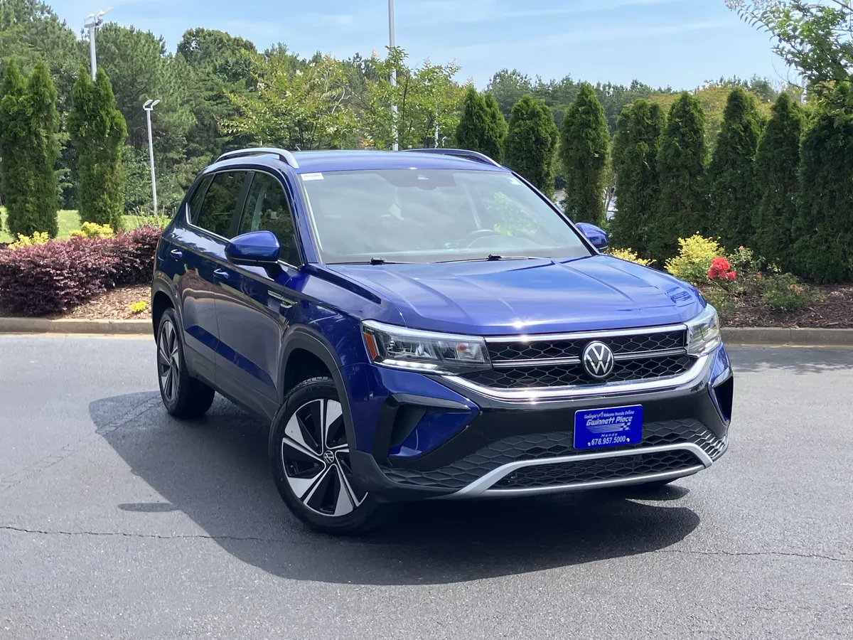 2024 Volkswagen Taos SE 4MOTION thumbnail 2