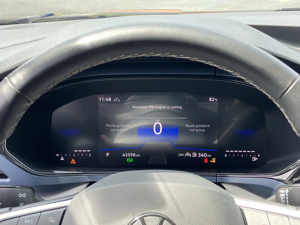 2024 Volkswagen Taos SE 4MOTION thumbnail 23