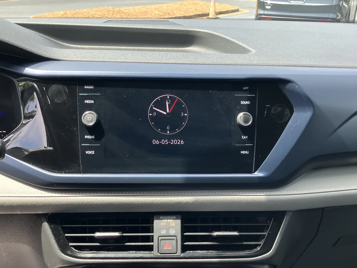 2024 Volkswagen Taos SE 4MOTION thumbnail 26