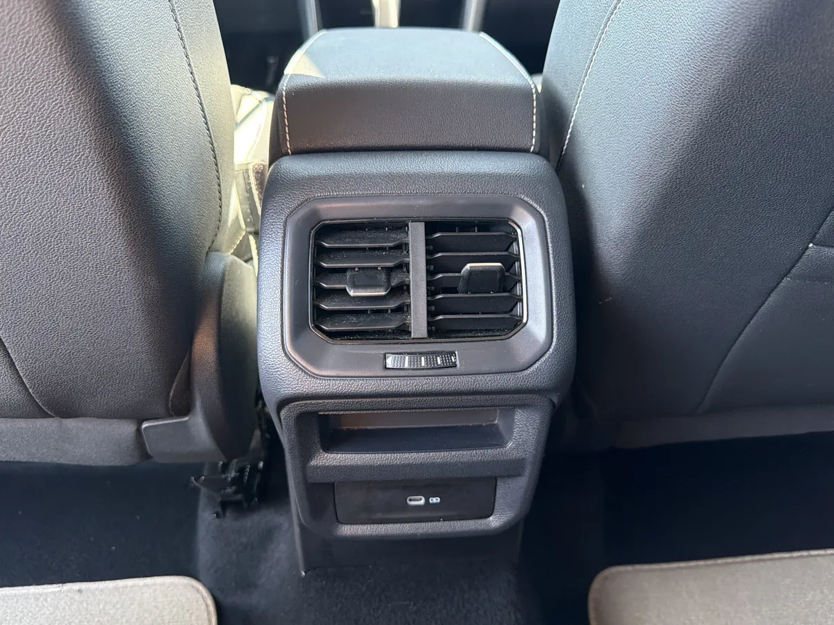 2024 Volkswagen Taos SE thumbnail 20