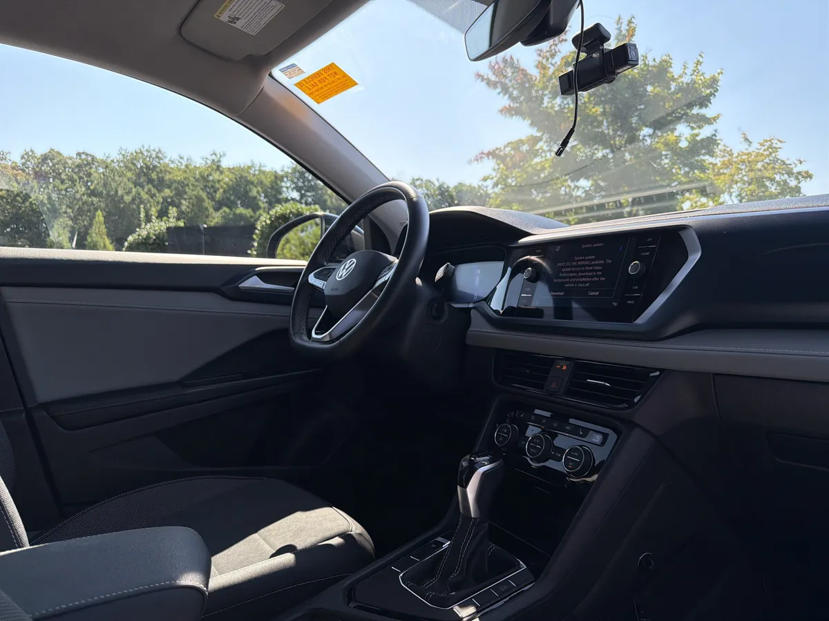 2024 Volkswagen Taos SE thumbnail 5