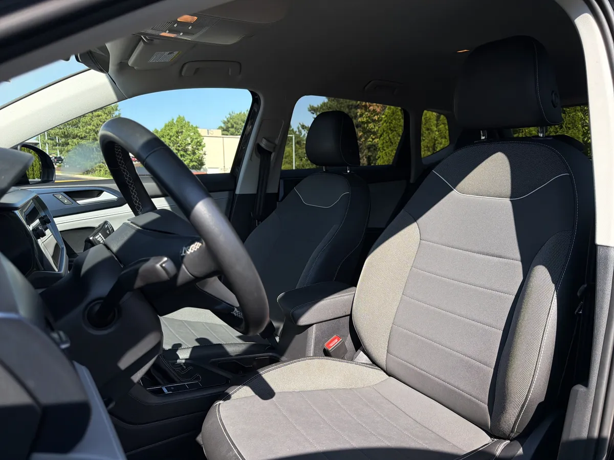 2024 Volkswagen Taos SE thumbnail 6