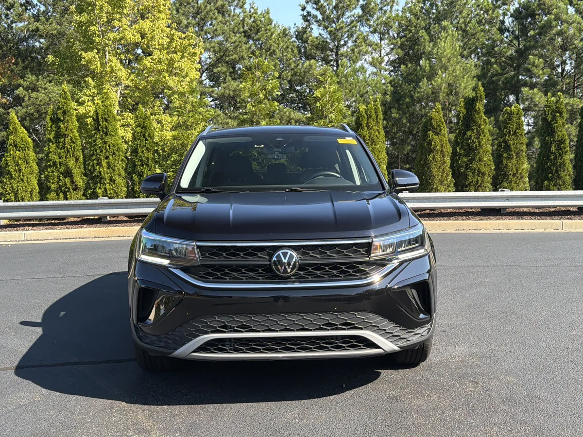 2024 Volkswagen Taos SE thumbnail 8