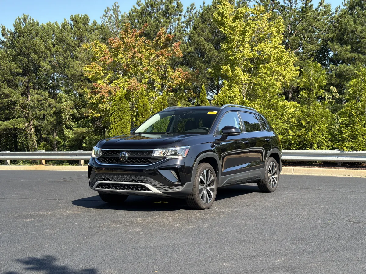 2024 Volkswagen Taos SE thumbnail 9