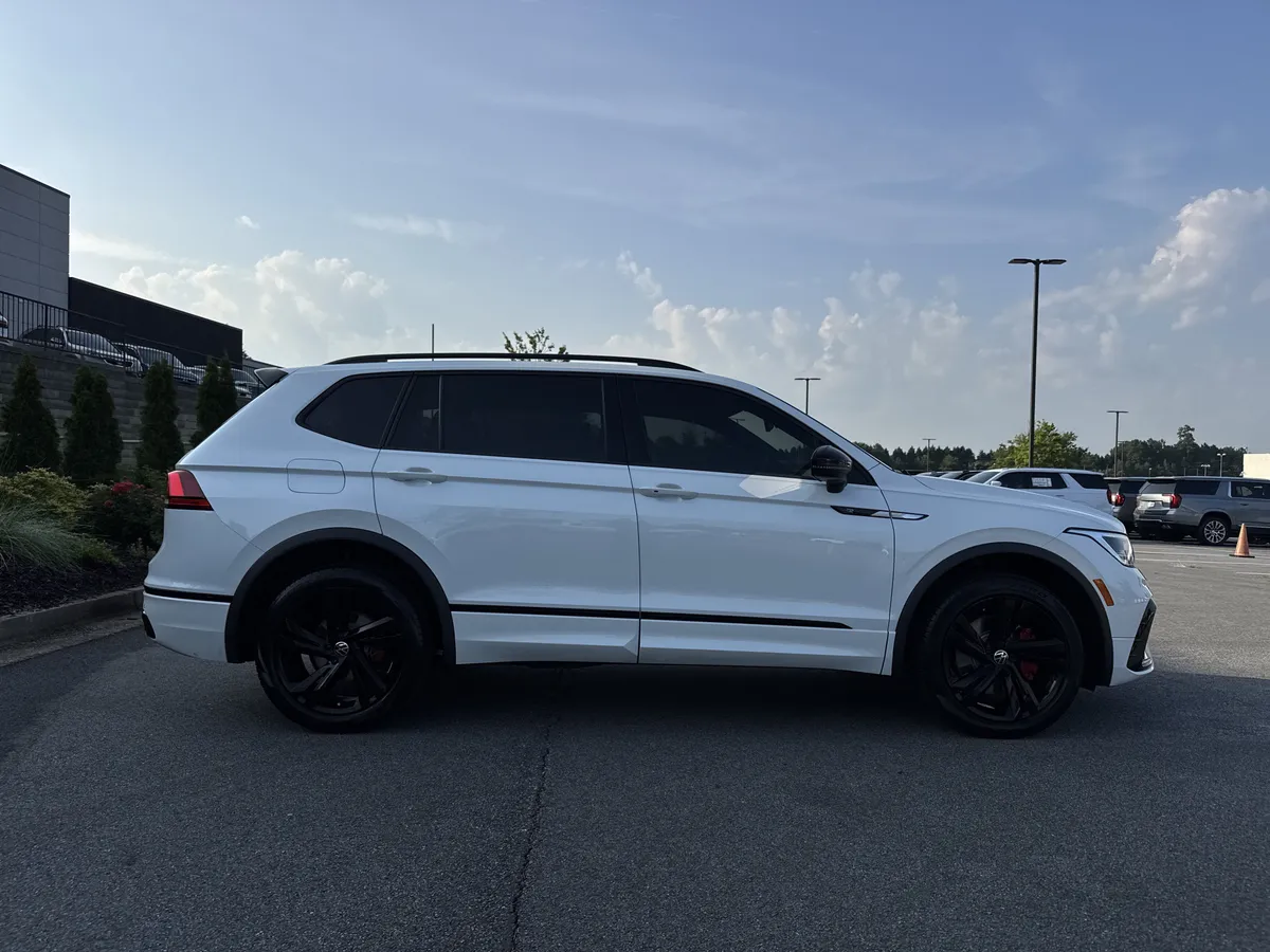 2024 Volkswagen Tiguan SE R-Line Black thumbnail 10