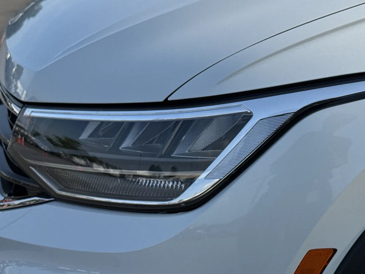 2024 Volkswagen Tiguan SE R-Line Black thumbnail 5