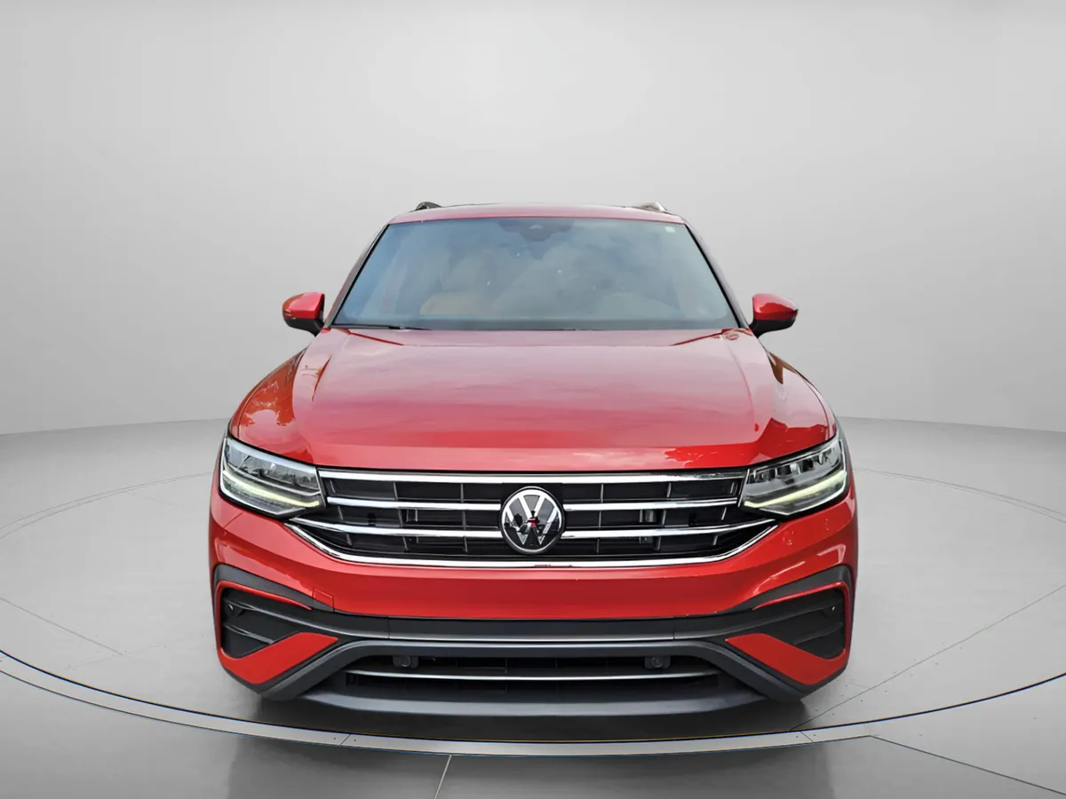 2024 Volkswagen Tiguan SE thumbnail 12