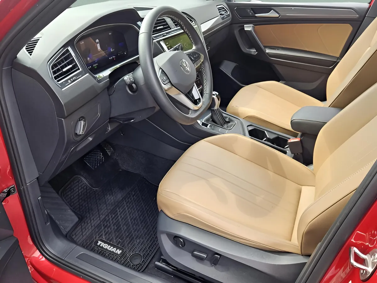 2024 Volkswagen Tiguan SE thumbnail 18