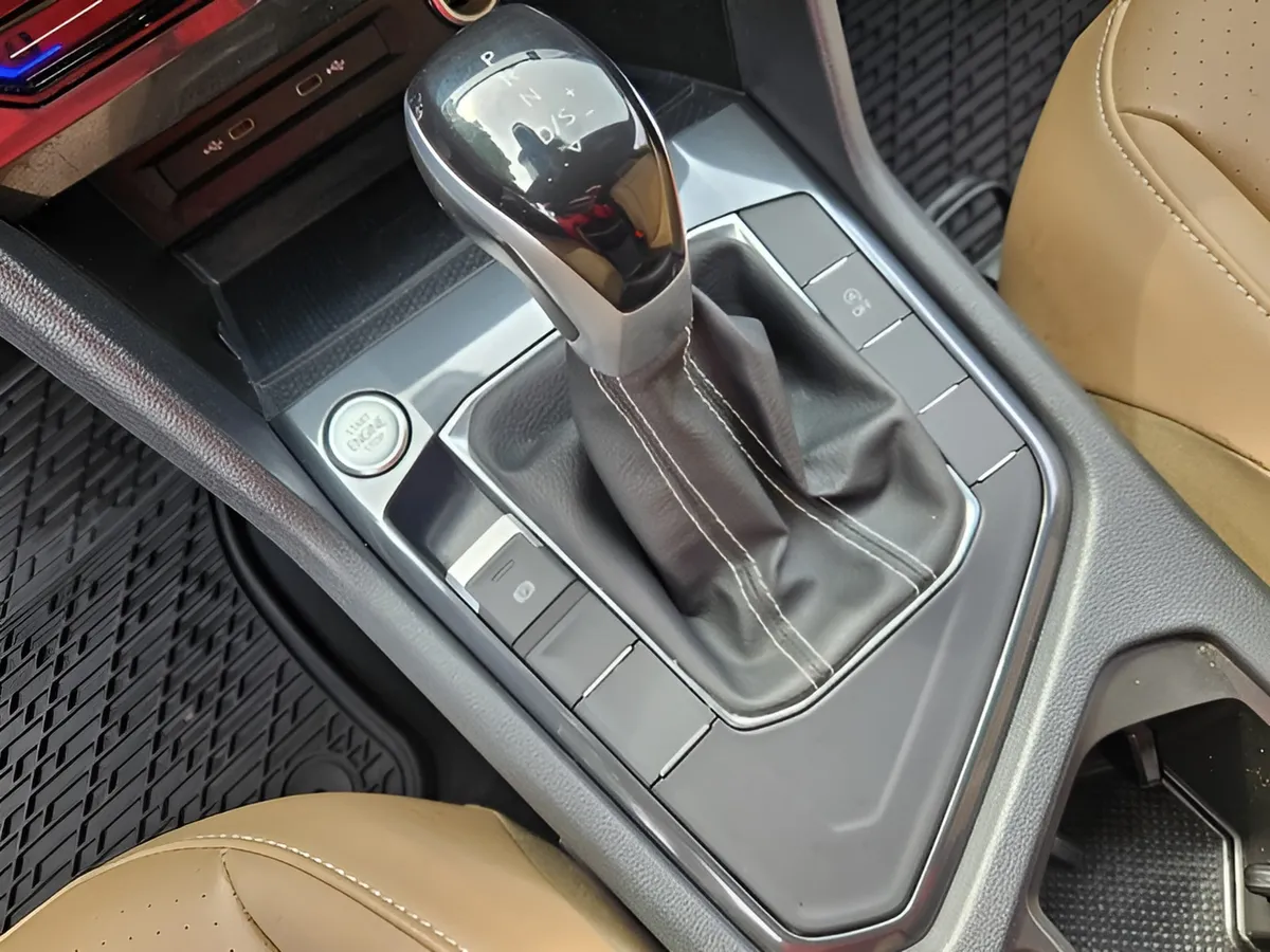 2024 Volkswagen Tiguan SE thumbnail 22