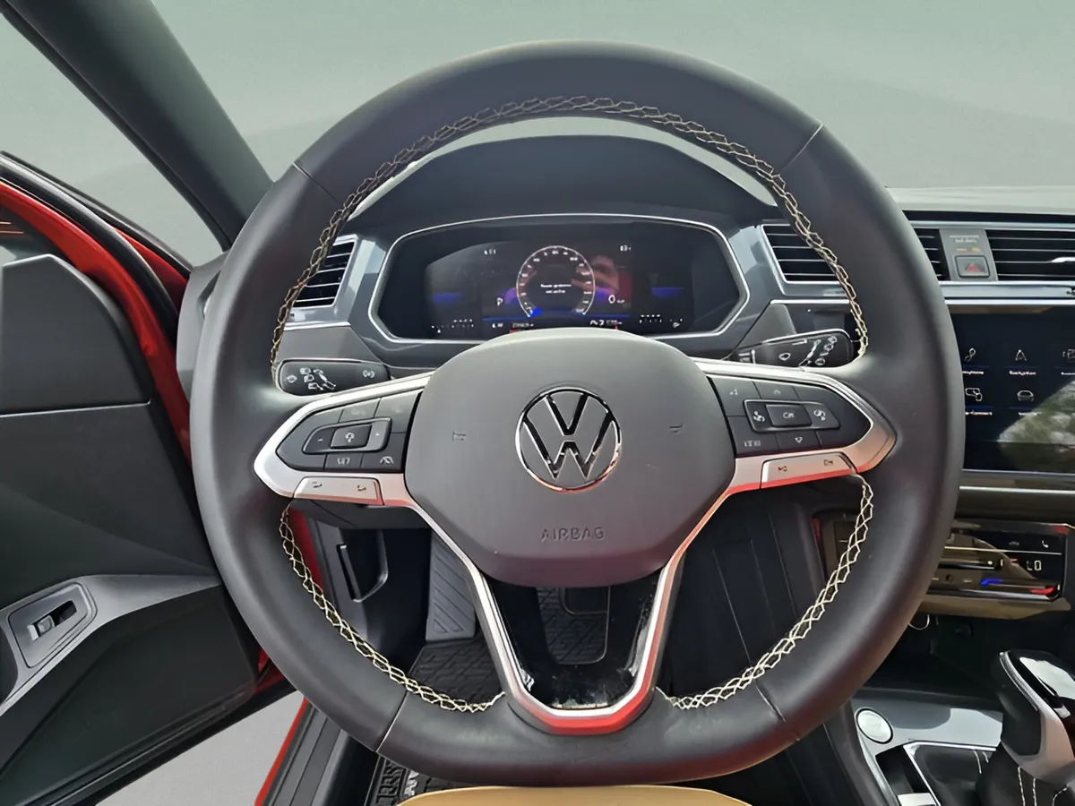 2024 Volkswagen Tiguan SE thumbnail 26