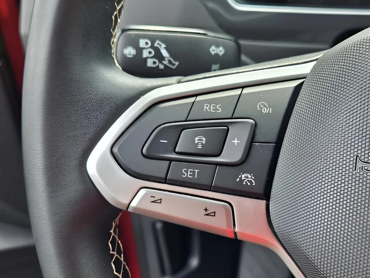 2024 Volkswagen Tiguan SE thumbnail 28