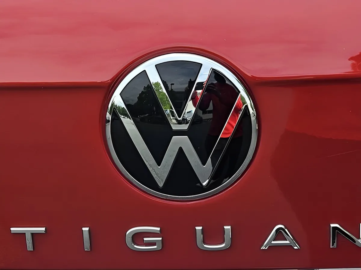 2024 Volkswagen Tiguan SE thumbnail 35