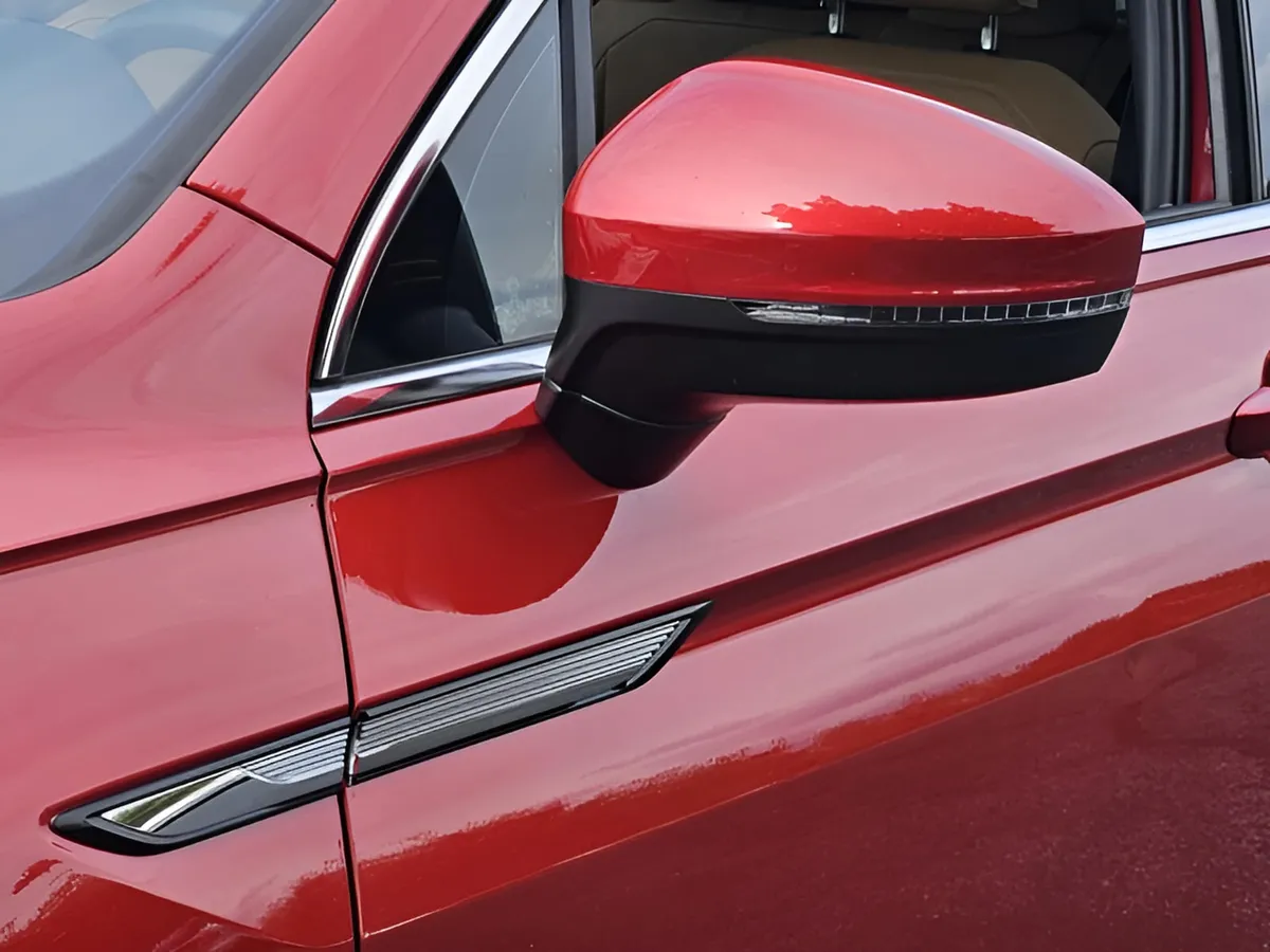2024 Volkswagen Tiguan SE thumbnail 37