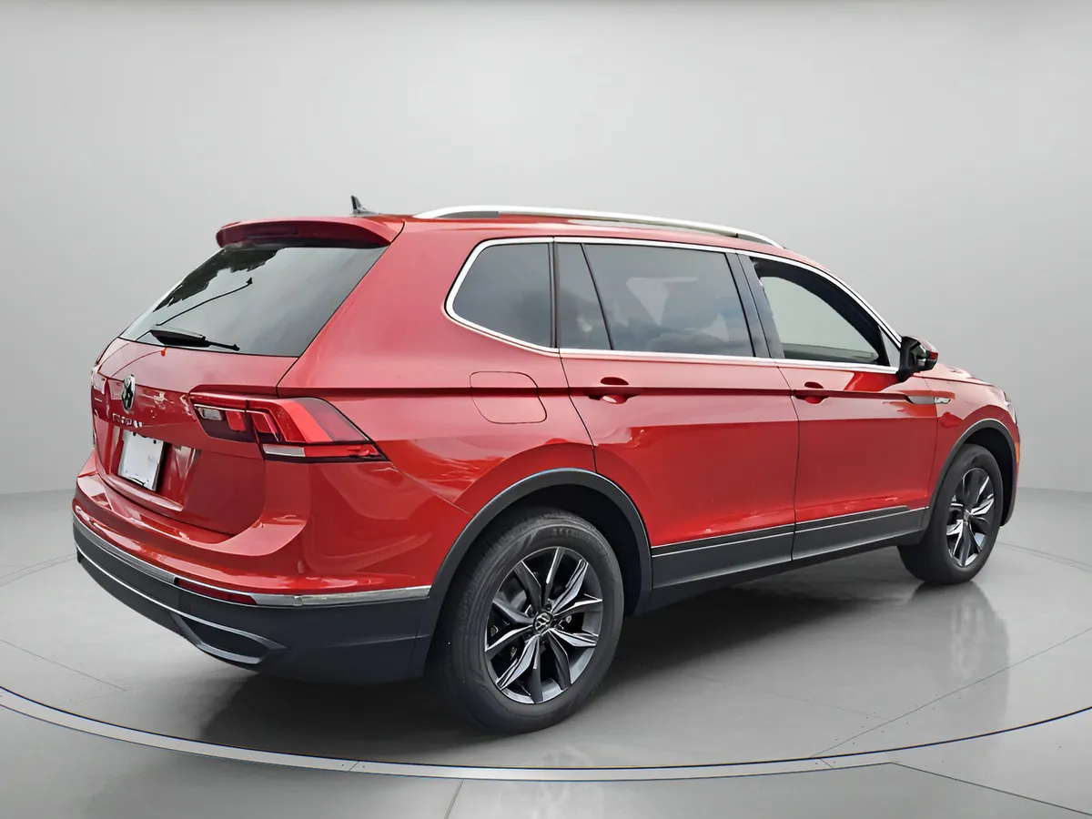 2024 Volkswagen Tiguan SE thumbnail 6