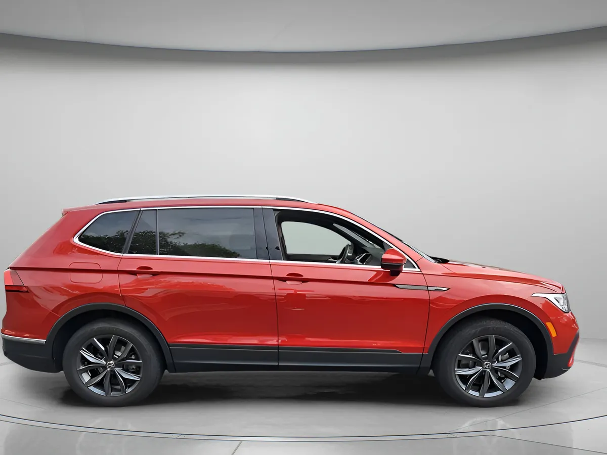 2024 Volkswagen Tiguan SE thumbnail 7