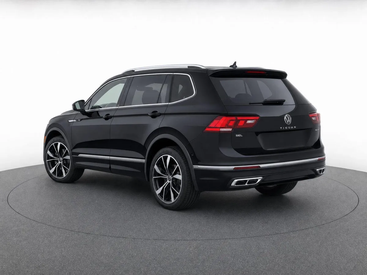 2024 Volkswagen Tiguan SEL R-Line thumbnail 3