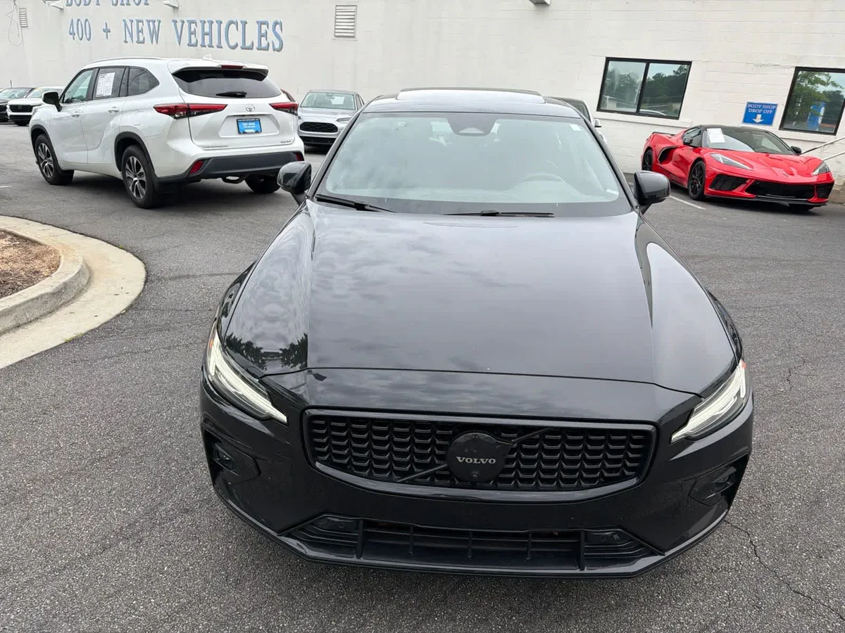 2024 Volvo S60 B5 Plus Black Edition thumbnail 15