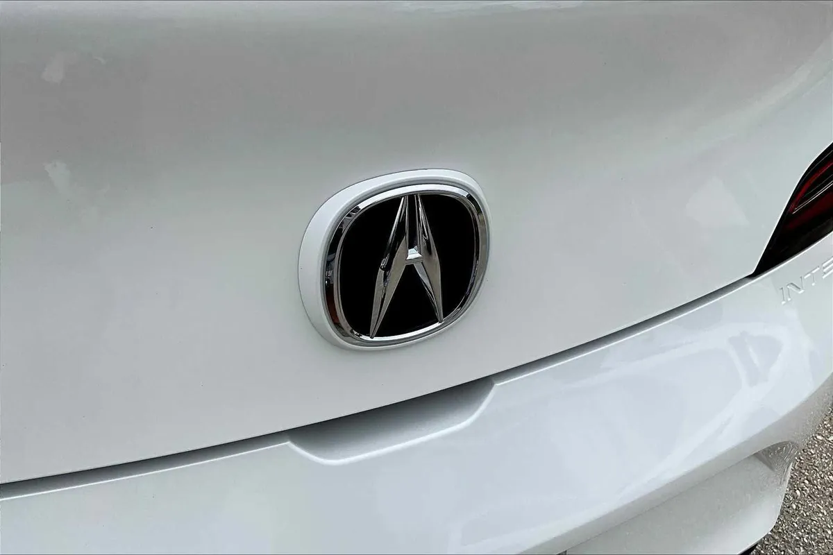 2025 Acura Integra thumbnail 15