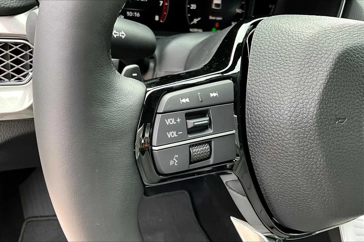 2025 Acura Integra thumbnail 18