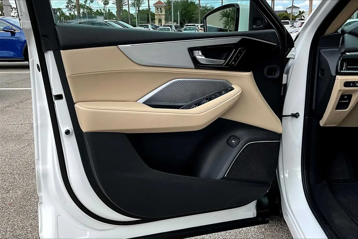 2025 Acura MDX thumbnail 26