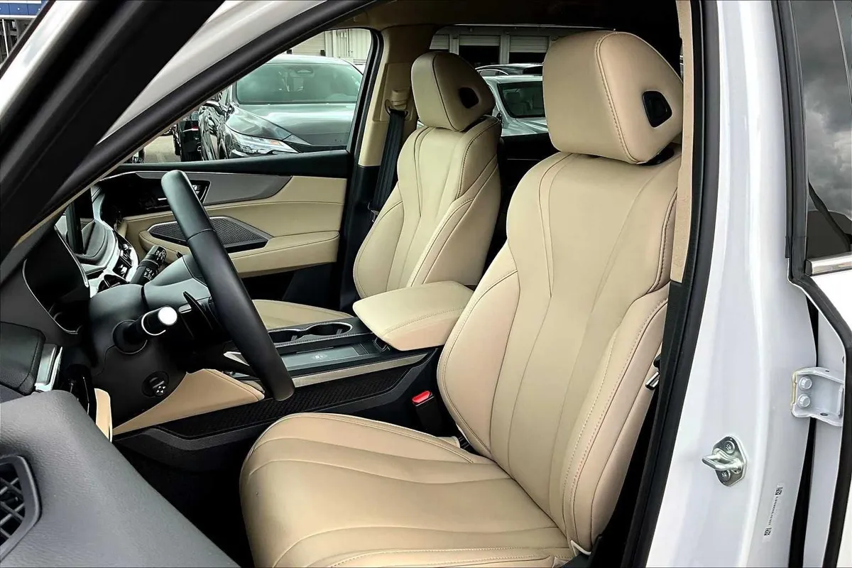 2025 Acura MDX thumbnail 8