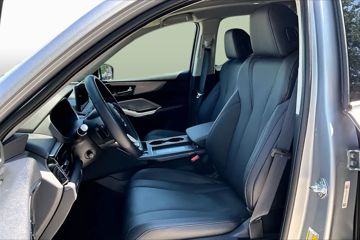 2025 Acura MDX thumbnail 8