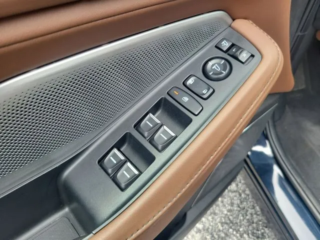 2025 Acura MDX FWD Technology Package thumbnail 9