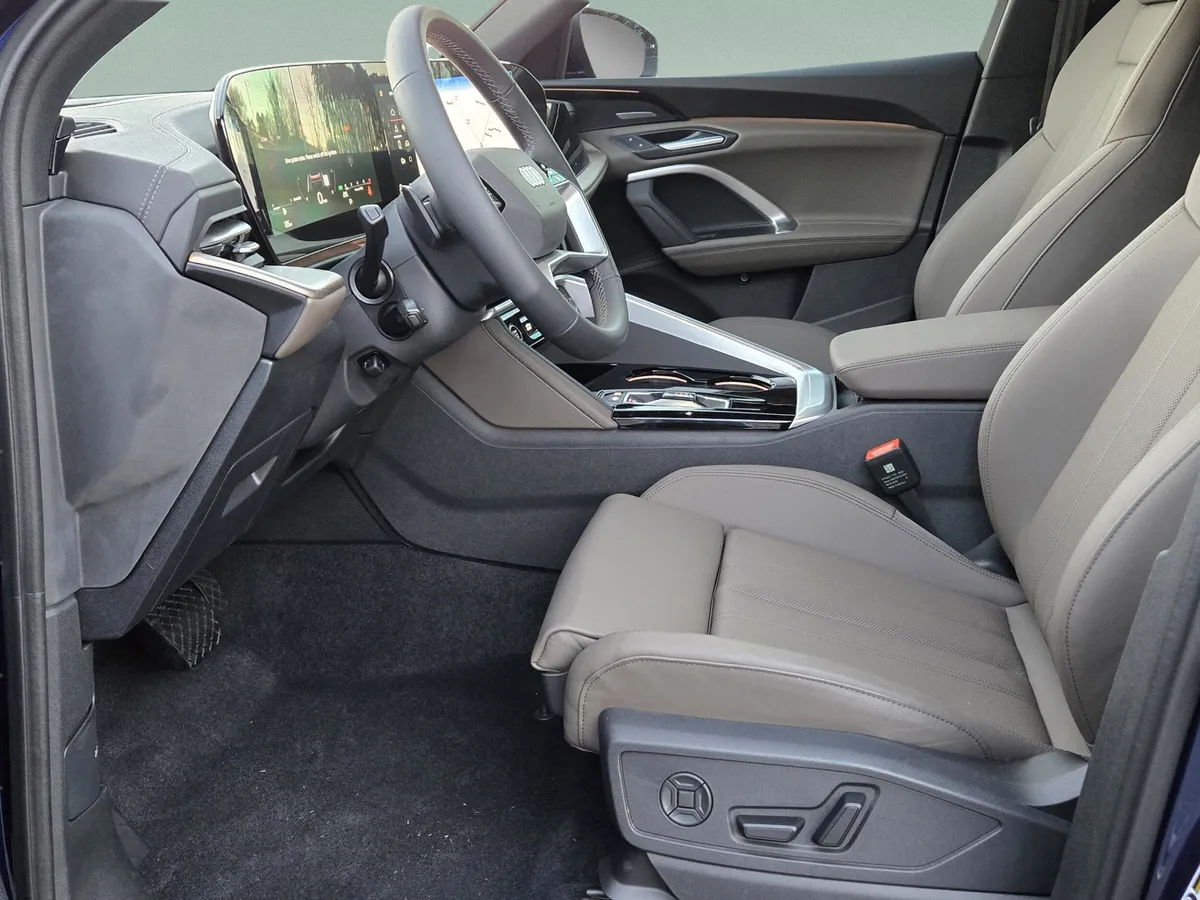 2025 Audi Q5 Premium Plus thumbnail 34