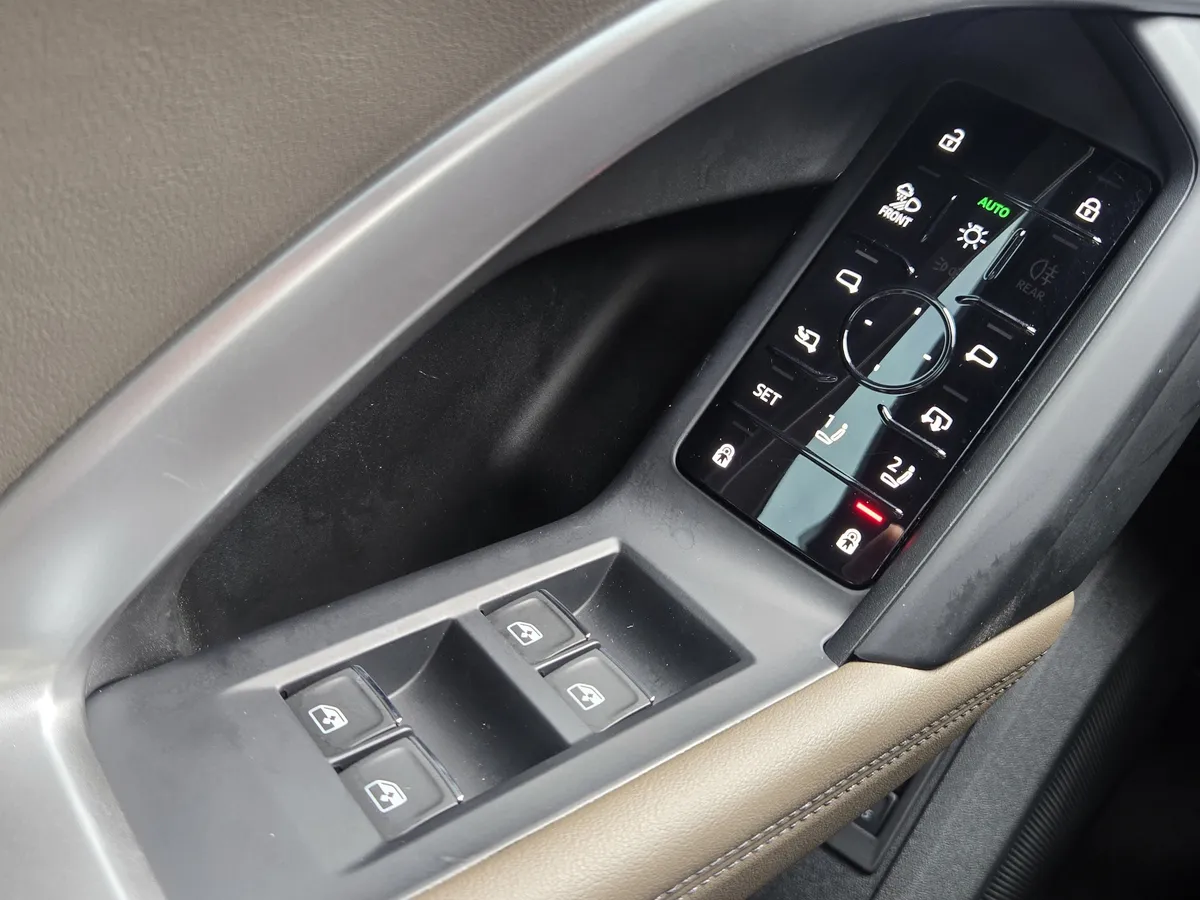 2025 Audi Q5 Premium Plus thumbnail 35