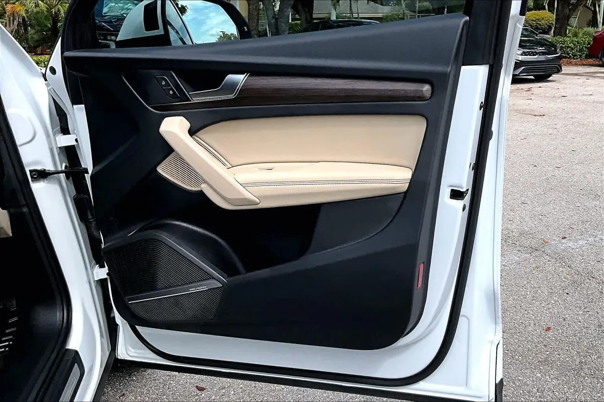2025 Audi Q5 S line Premium Plus thumbnail 27
