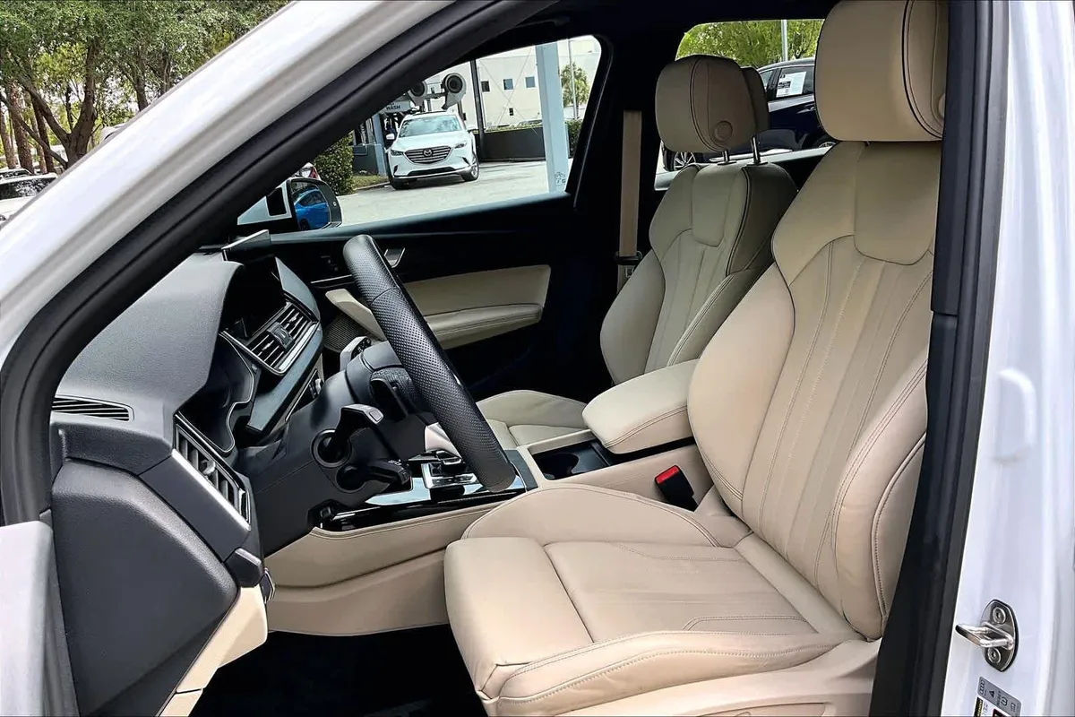 2025 Audi Q5 S line Premium Plus thumbnail 8