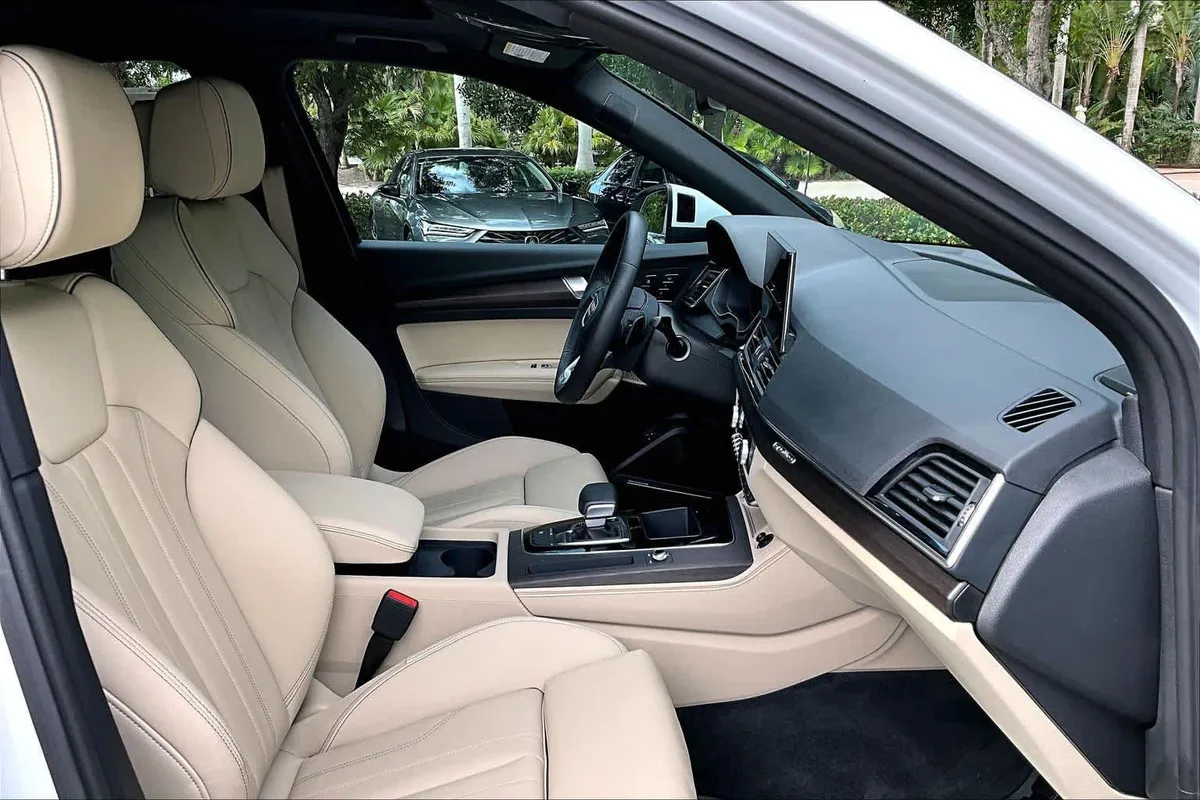 2025 Audi Q5 S line Premium Plus thumbnail 9