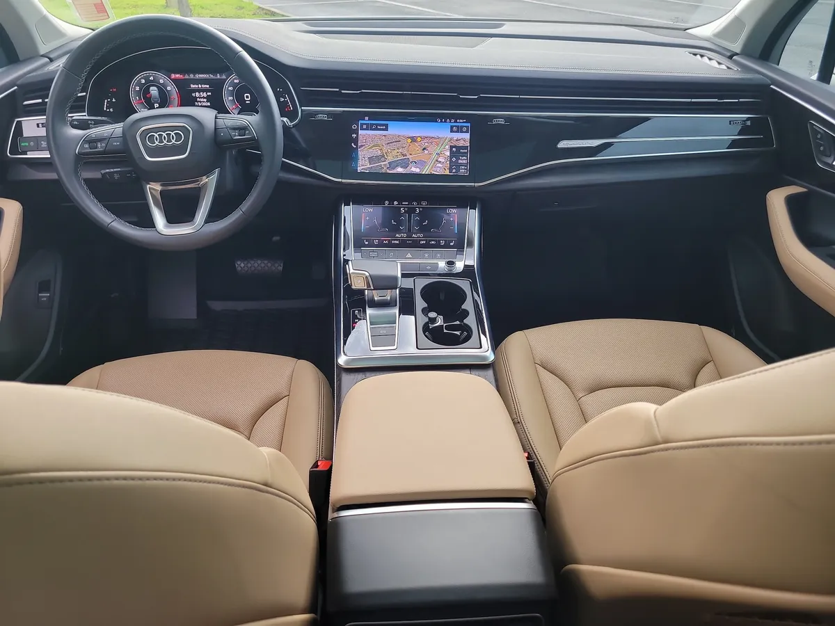 2025 Audi Q7 55 Premium thumbnail 16