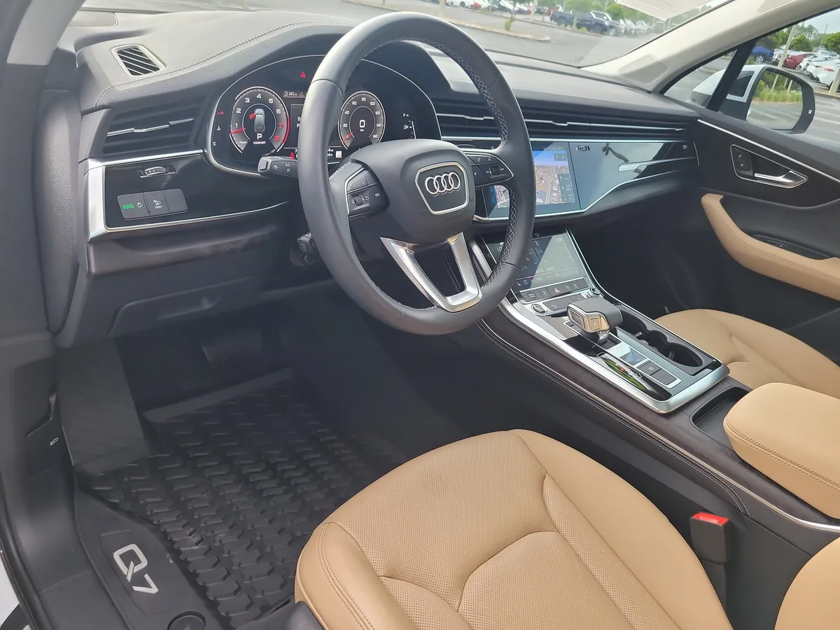 2025 Audi Q7 55 Premium thumbnail 20