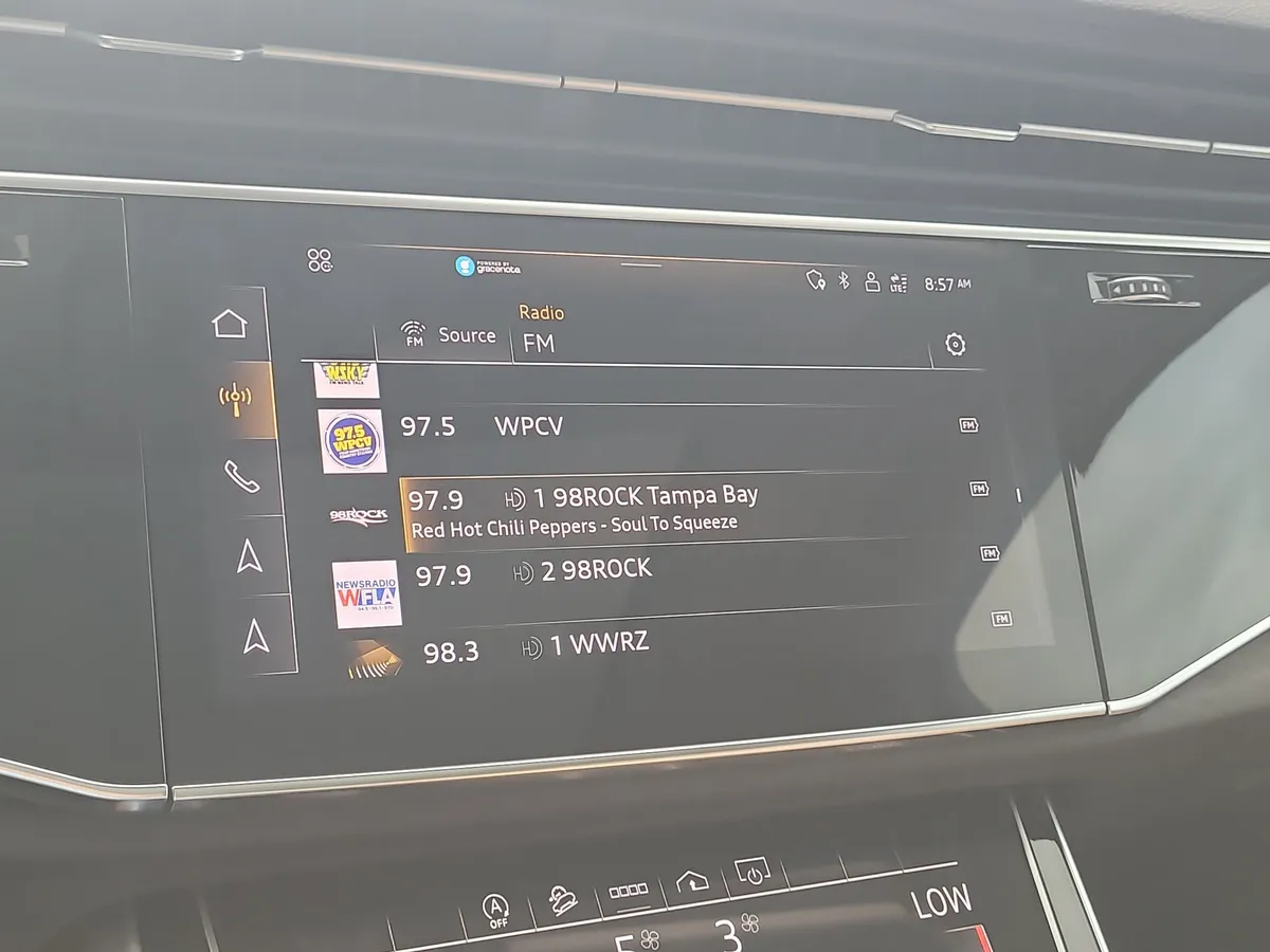 2025 Audi Q7 55 Premium thumbnail 26