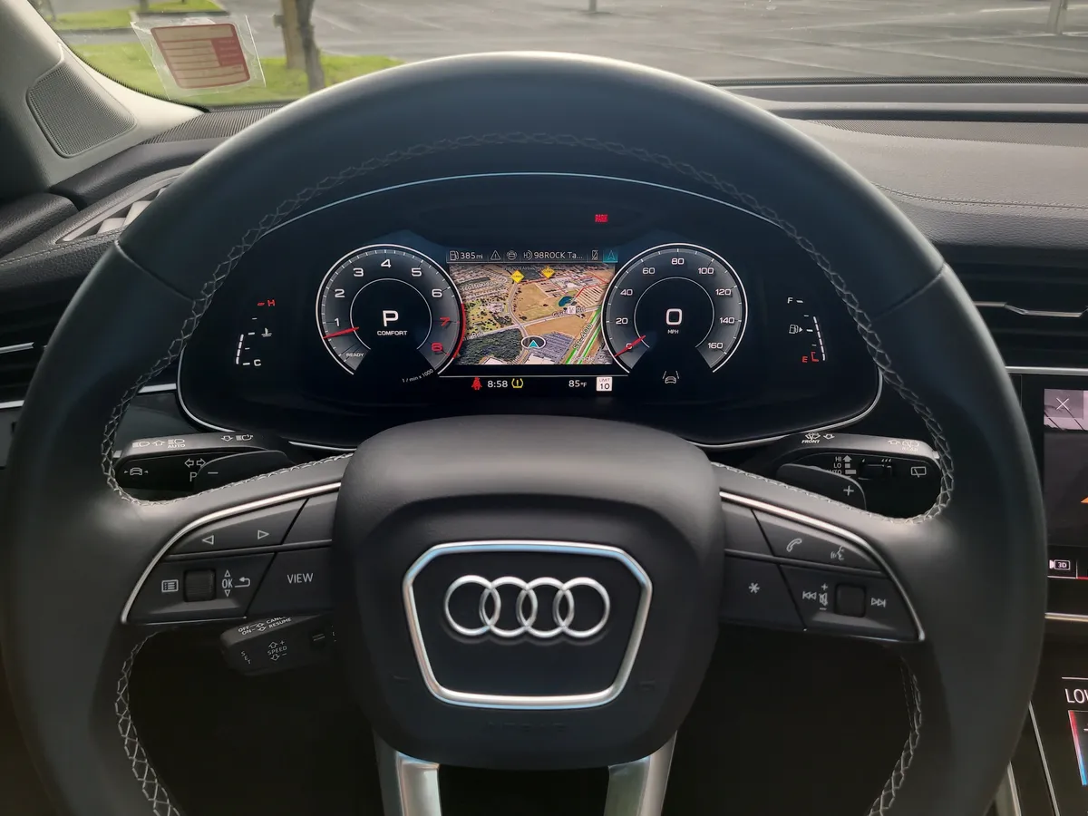 2025 Audi Q7 55 Premium thumbnail 30