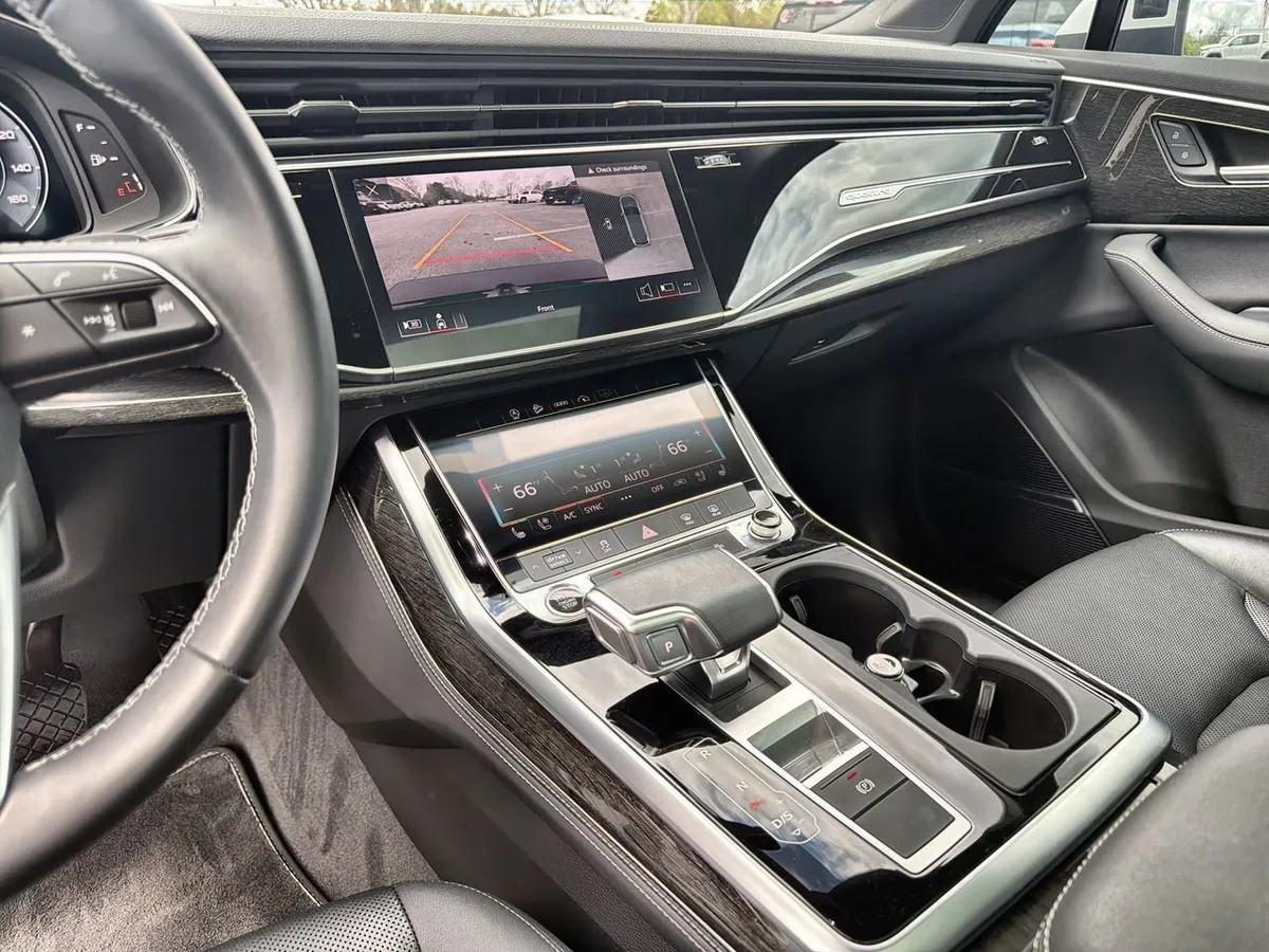 2025 Audi Q7 Premium Plus 55 TFSI quattro Tiptronic thumbnail 11