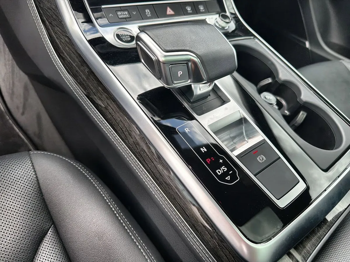 2025 Audi Q7 Premium Plus 55 TFSI quattro Tiptronic thumbnail 14