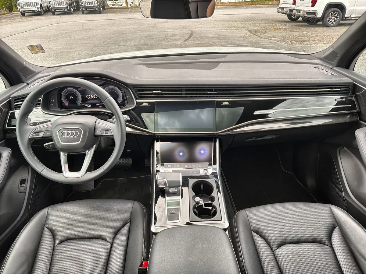 2025 Audi Q7 Premium Plus 55 TFSI quattro Tiptronic thumbnail 17
