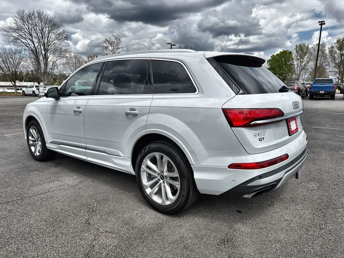 2025 Audi Q7 Premium Plus 55 TFSI quattro Tiptronic thumbnail 6