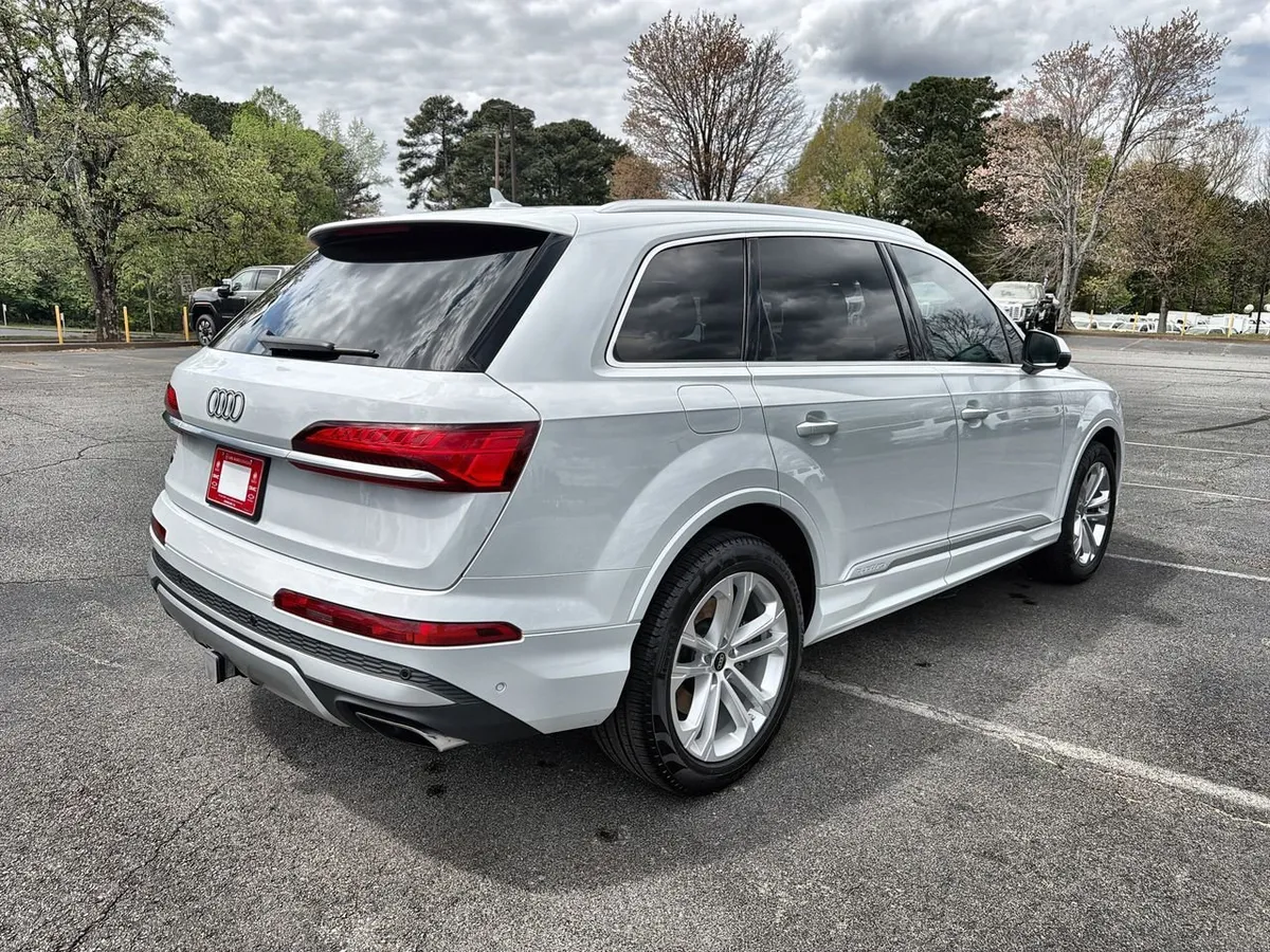 2025 Audi Q7 Premium Plus 55 TFSI quattro Tiptronic thumbnail 8