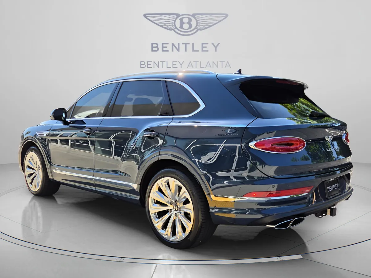 2025 Bentley Bentayga V8 thumbnail 3