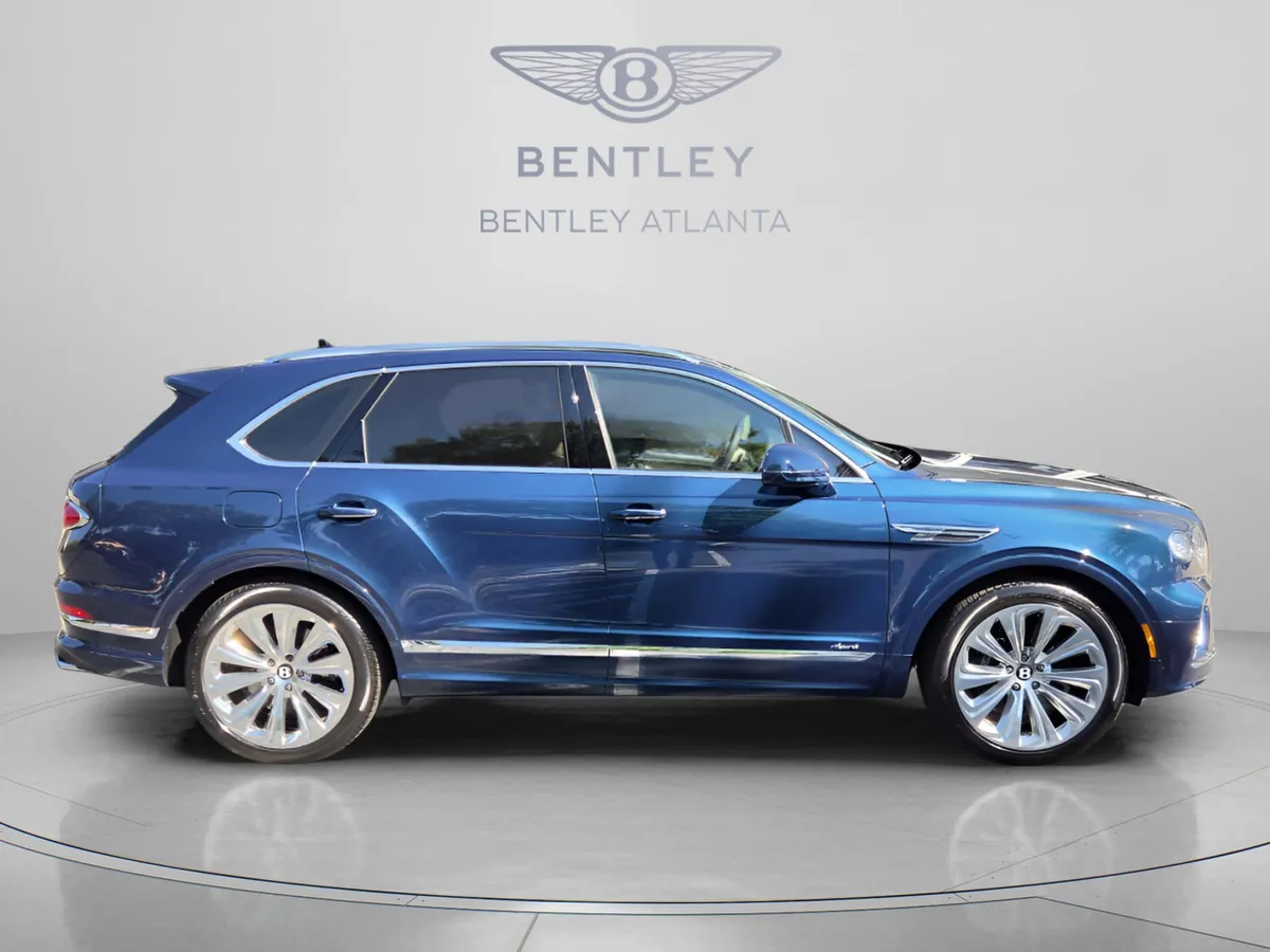 2025 Bentley Bentayga V8 thumbnail 5