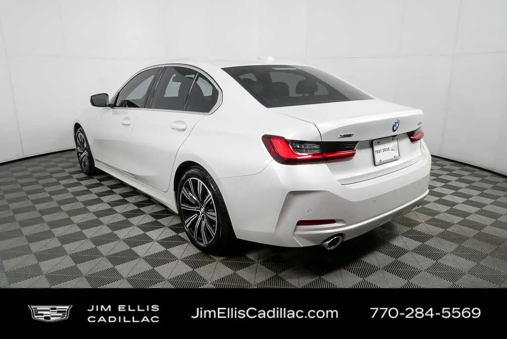 2025 BMW 3 Series 330i xDrive thumbnail 28
