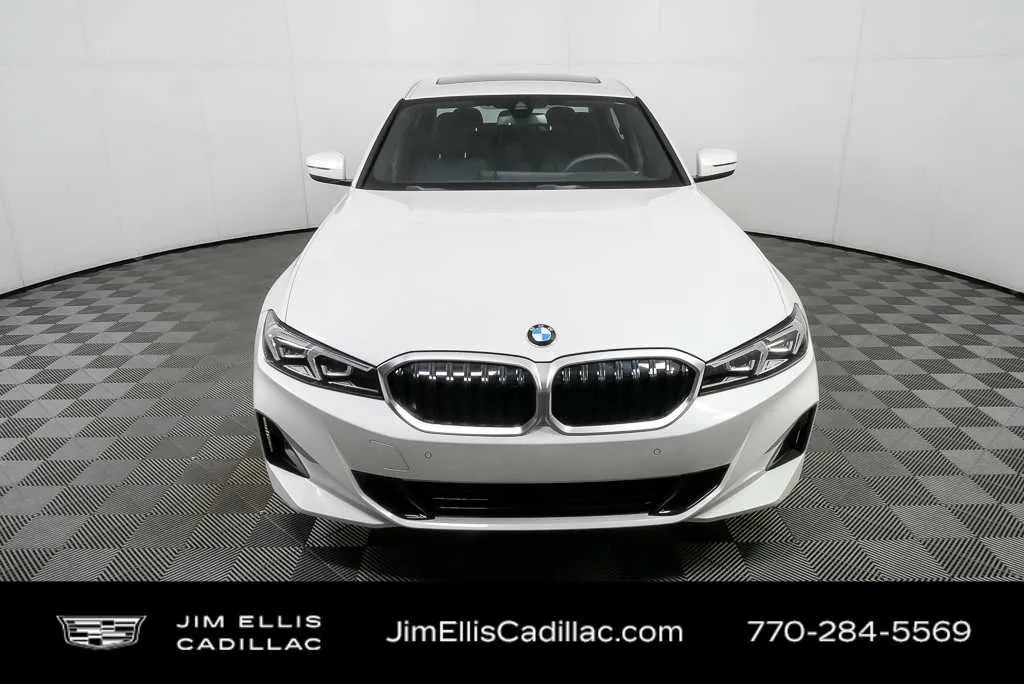 2025 BMW 3 Series 330i xDrive thumbnail 35