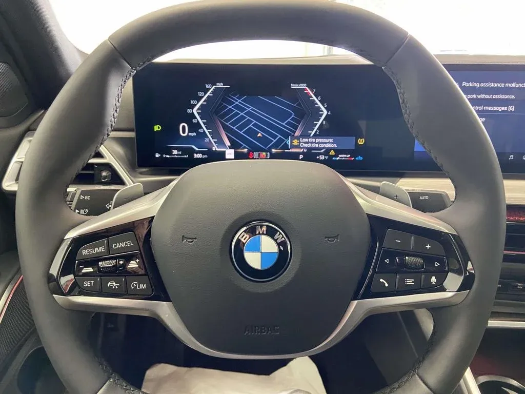 2025 BMW 3 Series 330i xDrive thumbnail 29