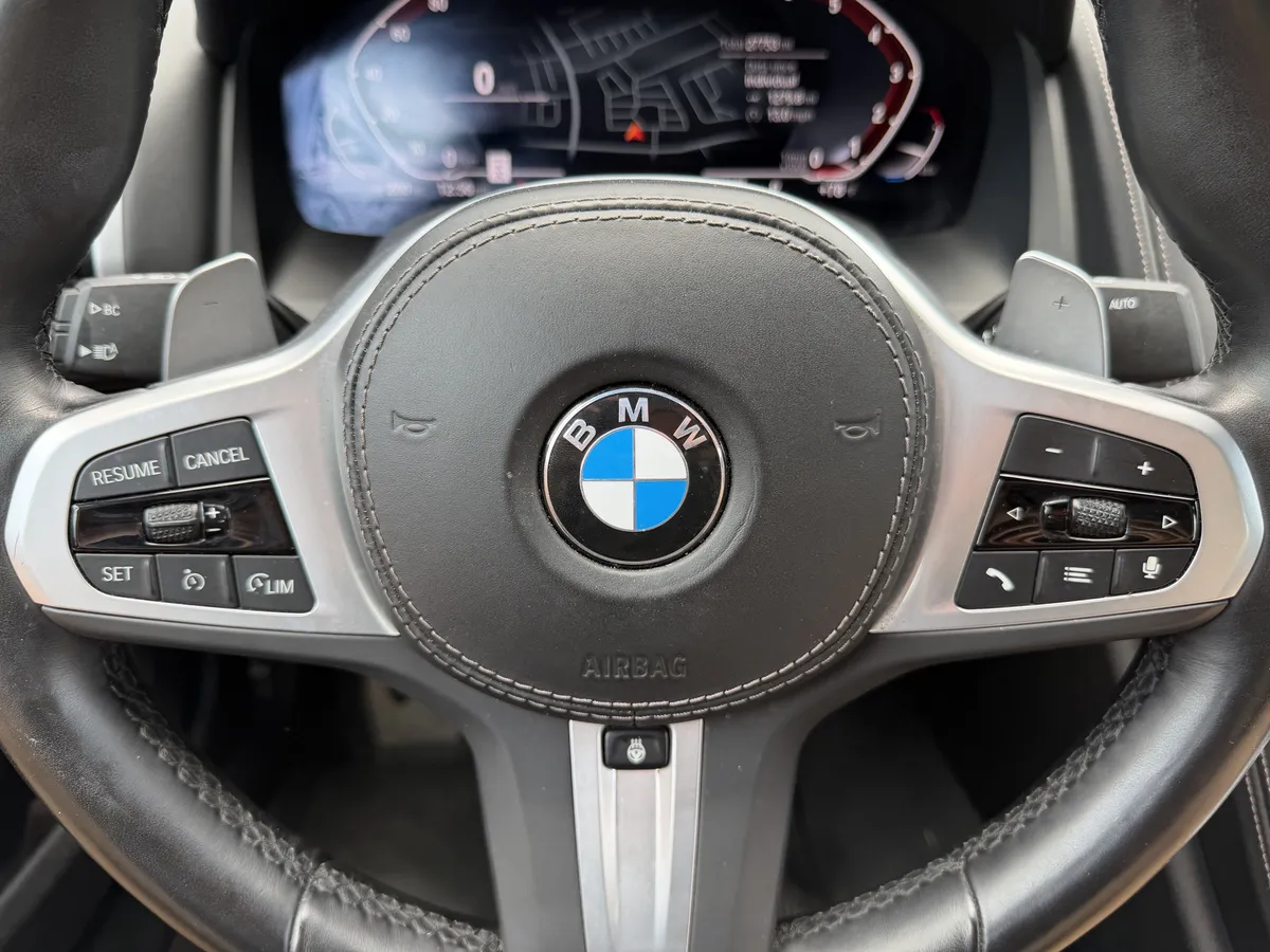 2025 BMW 8 Series 840i thumbnail 11